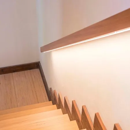 The Wooden House Vv *