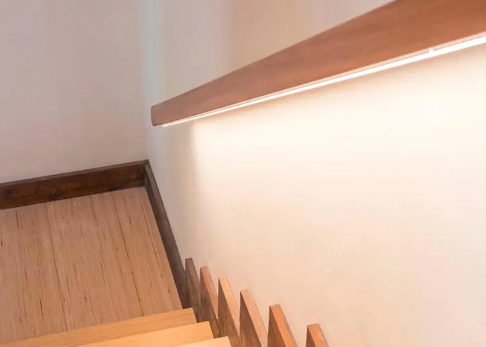 The Wooden House Vv *